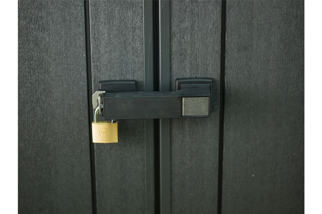 Artisan lockable door